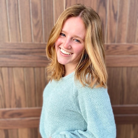 Meet your Posher, Rachel - Picture 2 of 3